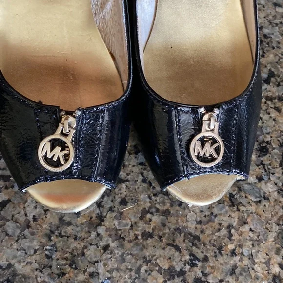 Michael Kors shoes - Picture 3 of 7